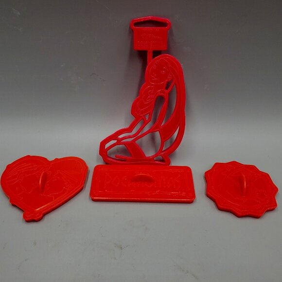 Lot Pocahontas Cookie Cutters Wilton Disney Princess John Smith Meeko Raccoon - Picture 1 of 6